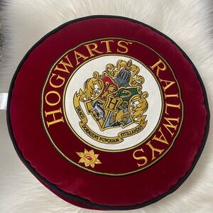 Harry Potter Universal Studios Platform 9 3/4 Hogwarts Round Pillow 14" in
